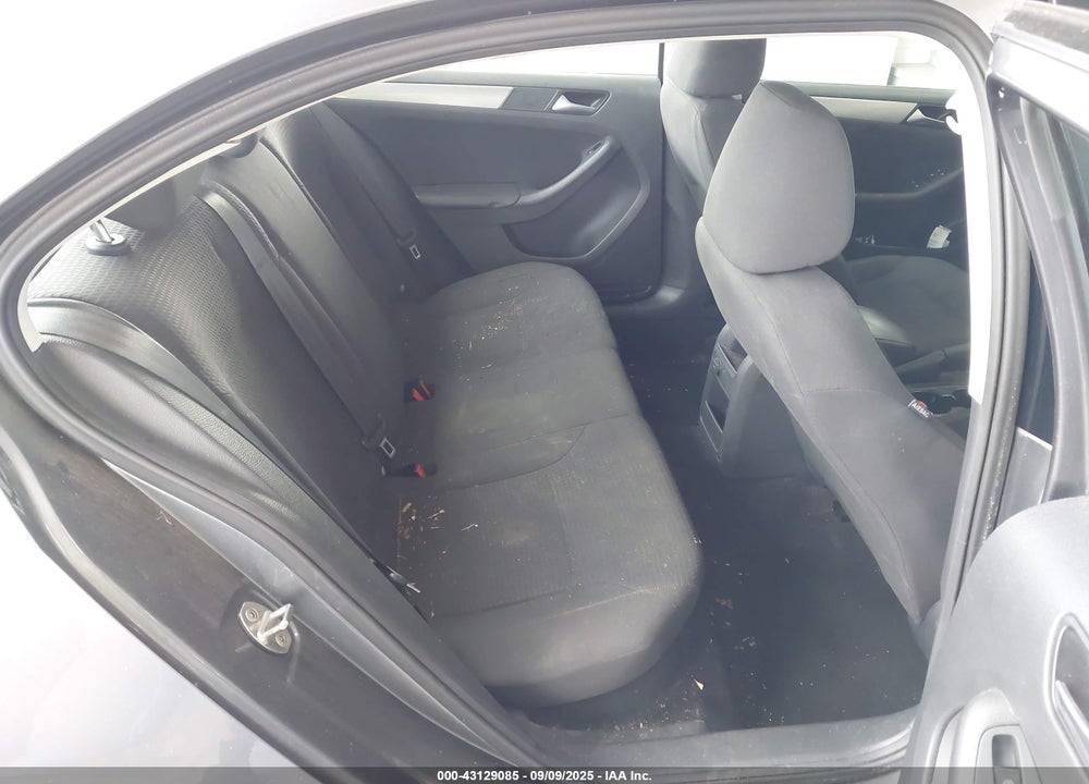 2016 VOLKSWAGEN JETTA VIN: 3VWD67AJ3GM349996