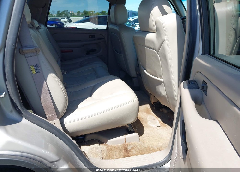 2005 CHEVROLET TAHOE LT VIN: 1GNEK13T95R103942