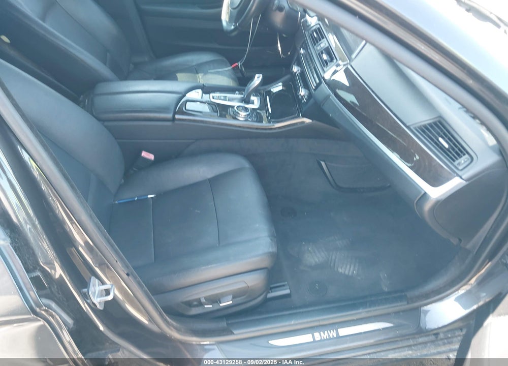 2014 BMW 5 SERIES VIN: WBA5B1C59ED484180