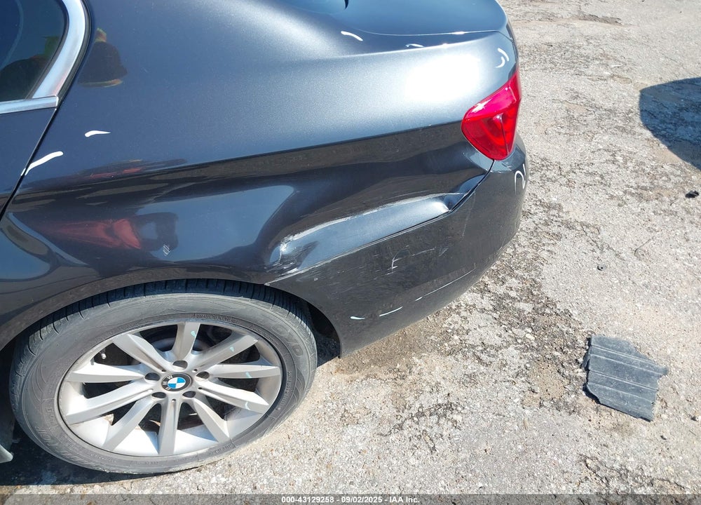 2014 BMW 5 SERIES VIN: WBA5B1C59ED484180