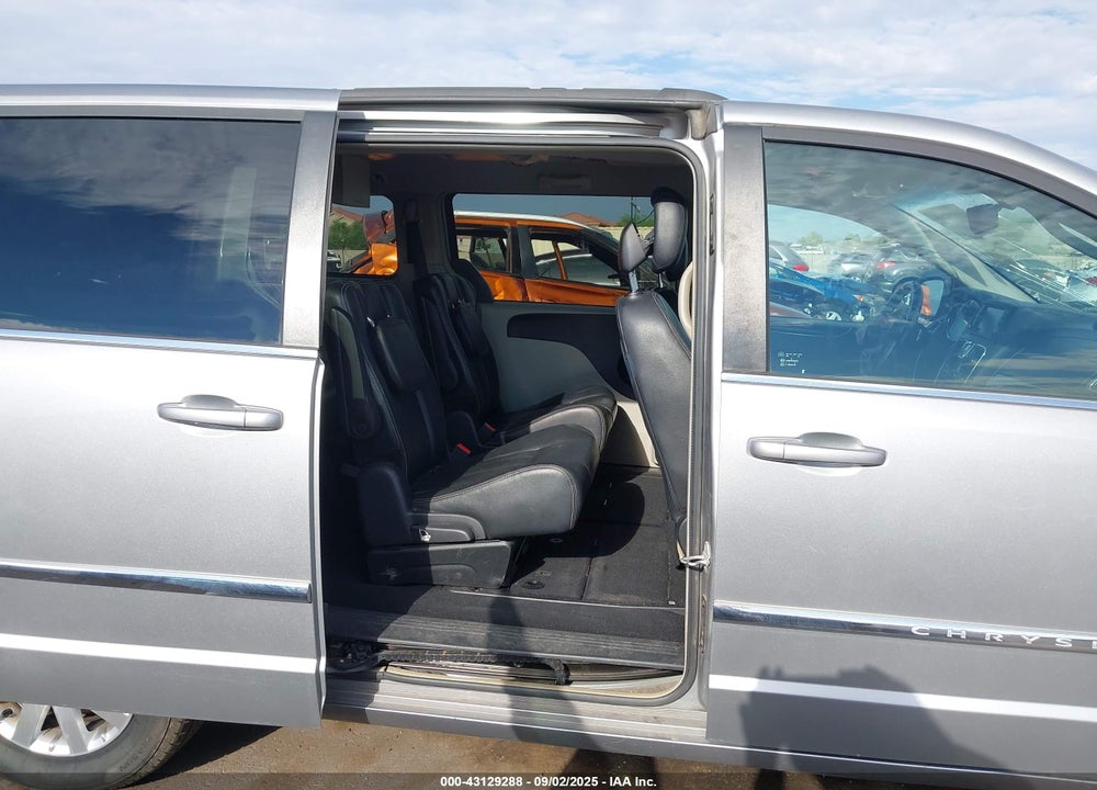 2014 CHRYSLER TOWN & COUNTRY VIN: 2C4RC1BG4ER217479
