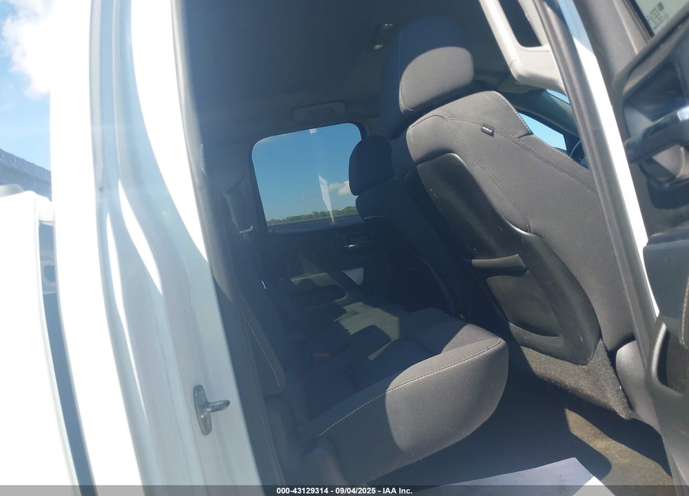 2014 CHEVROLET SILVERADO 1500 1LT VIN: 1GCVKREC0EZ311325