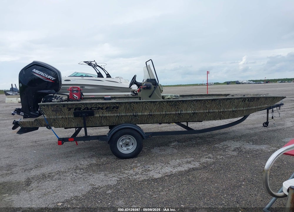 2025 TRACKER OTHER VIN: BUJ21643K425