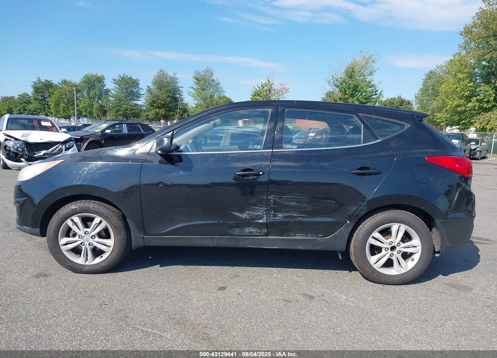 2010 HYUNDAI TUCSON GLS VIN: KM8JT3ACXAU076157