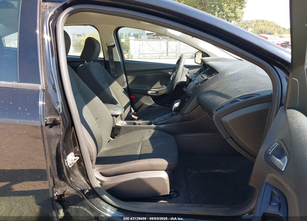 2017 FORD FOCUS VIN: 1FADP3F23HL228839