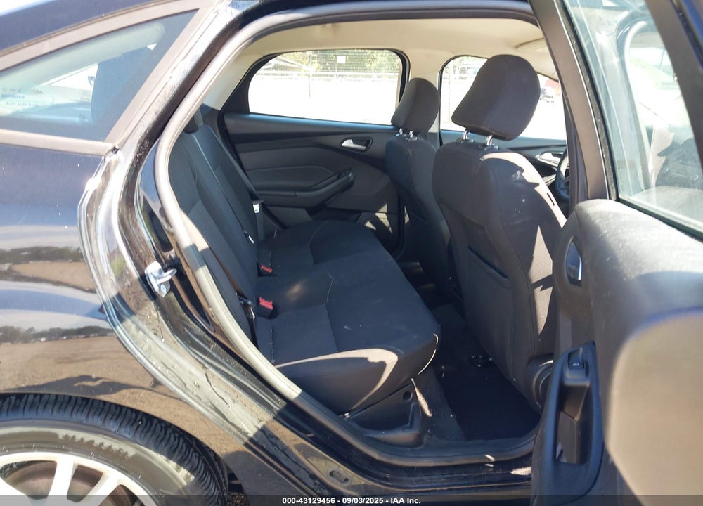 2017 FORD FOCUS VIN: 1FADP3F23HL228839