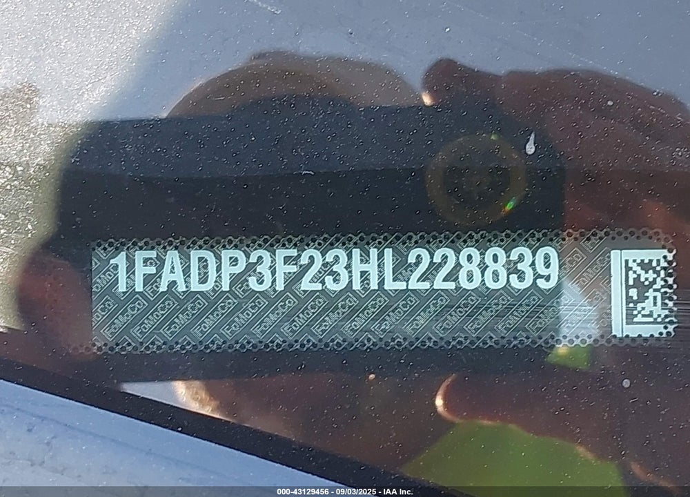2017 FORD FOCUS VIN: 1FADP3F23HL228839