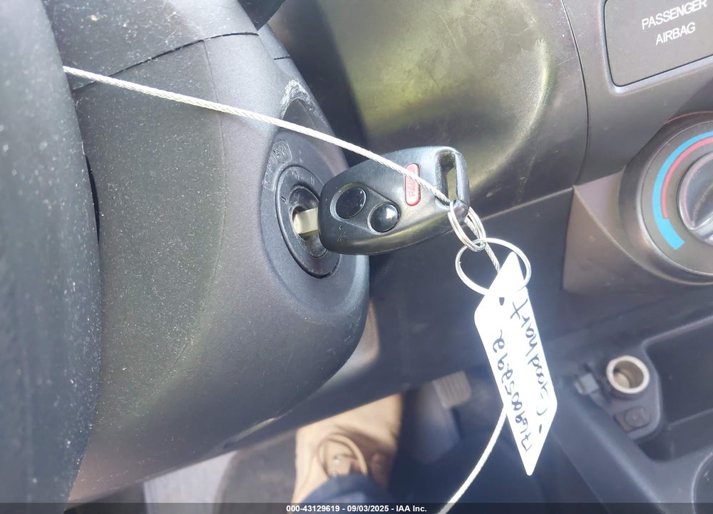 2007 HONDA FIT VIN: JHMGD38637S007258