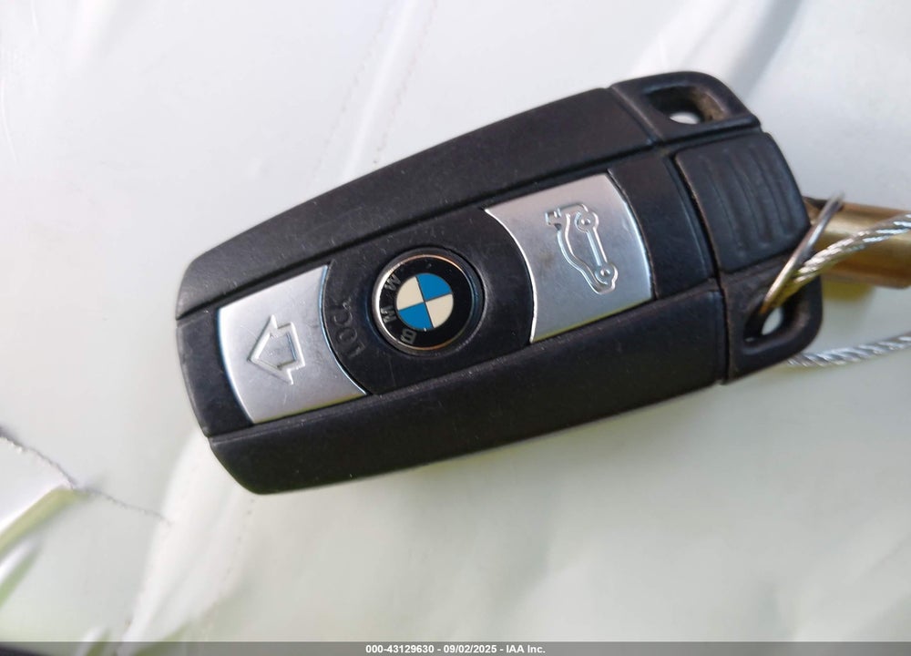 2008 BMW M3 VIN: WBSVA93528E041722