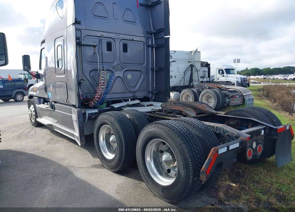 2016 FREIGHTLINER CASCADIA 125 VIN: 3AKJGLD52GSGW9483