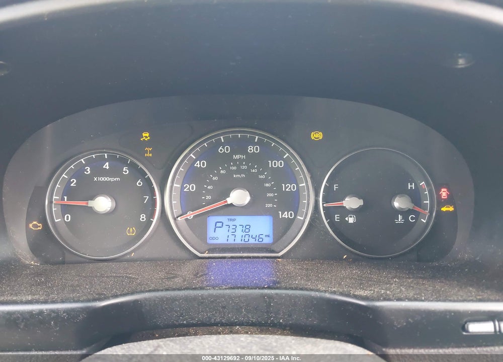2011 HYUNDAI SANTA FE VIN: 5XYZHDAG1BG064905