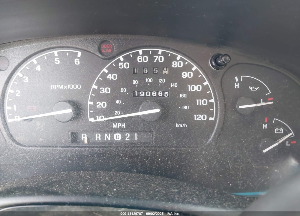 2000 FORD EXPLORER XLT VIN: 1FMZU73E2YZB04827
