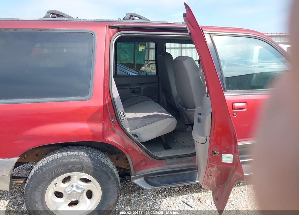 2000 FORD EXPLORER XLT VIN: 1FMZU73E2YZB04827