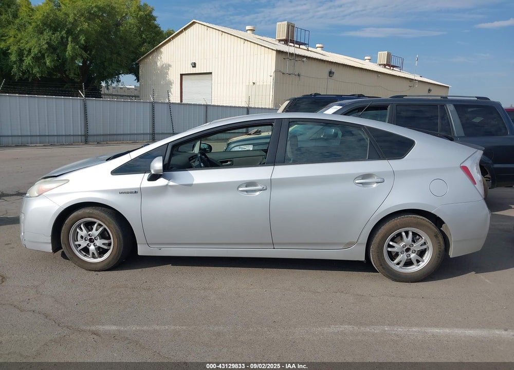 2011 TOYOTA PRIUS TWO VIN: JTDKN3DU2B1461982