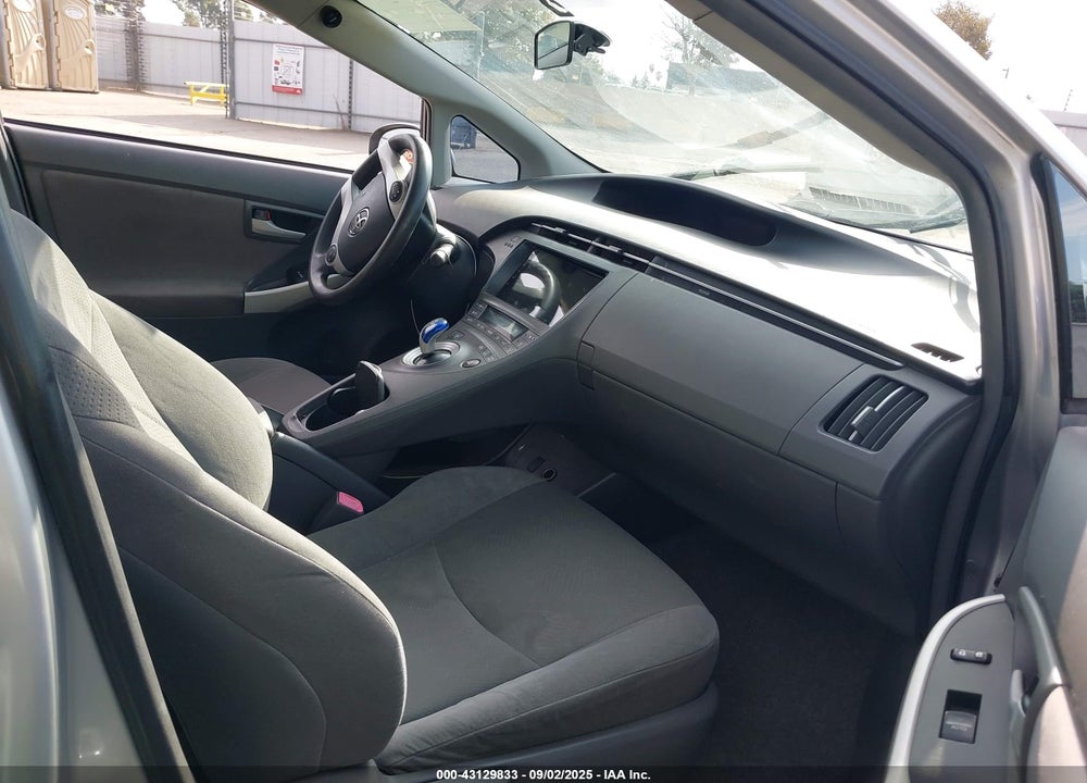 2011 TOYOTA PRIUS TWO VIN: JTDKN3DU2B1461982