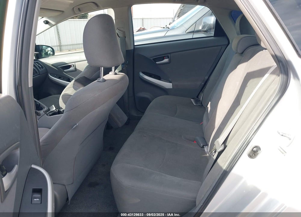 2011 TOYOTA PRIUS TWO VIN: JTDKN3DU2B1461982