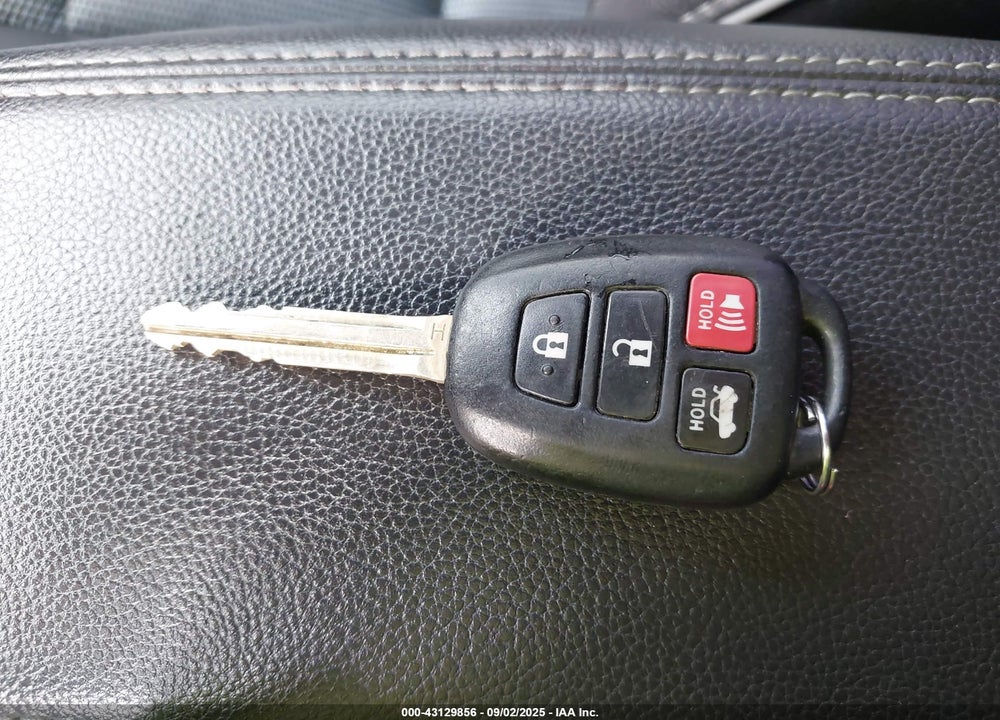 2015 TOYOTA COROLLA VIN: 5YFBURHE1FP276378