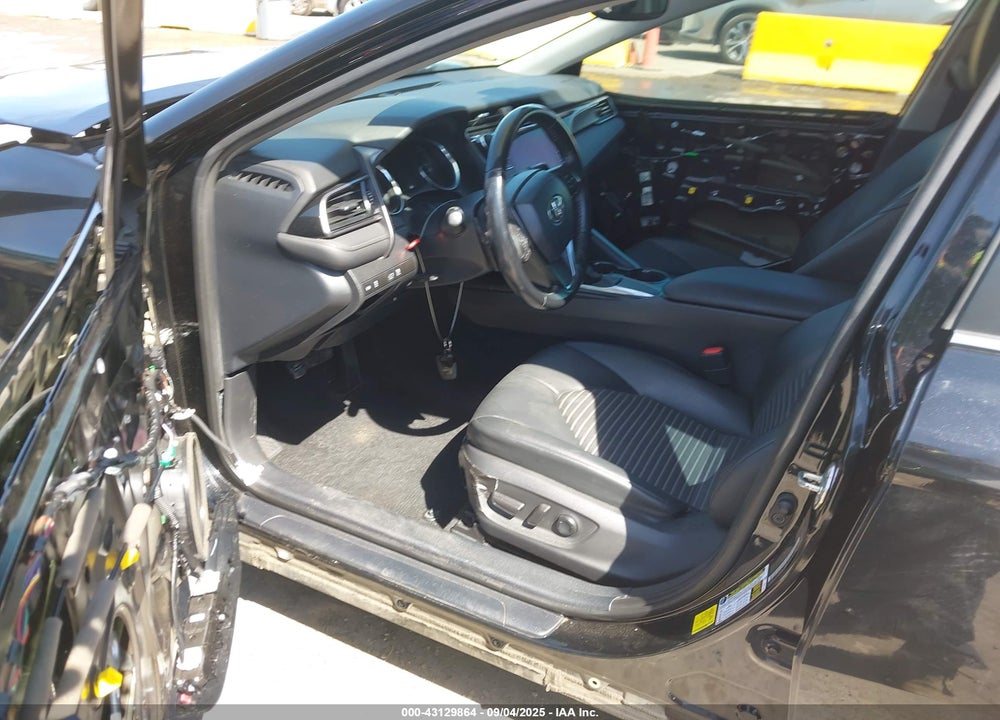 2020 TOYOTA CAMRY VIN: 4T1J11AK7LU910261