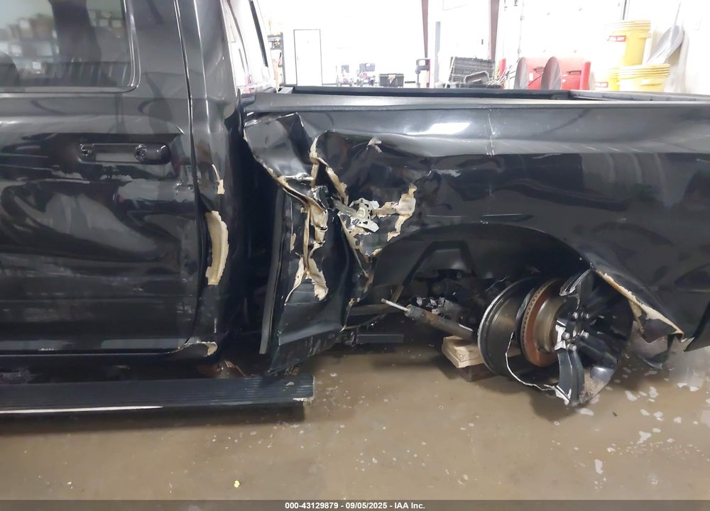 2017 RAM 1500 VIN: 1C6RR7MT0HS659035