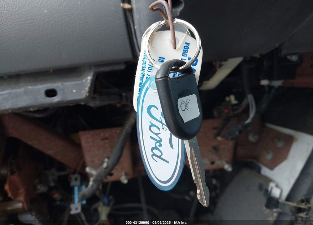 2008 FORD E-350 SUPER DUTY XL/XLT VIN: 1FBNE31L18DB00487