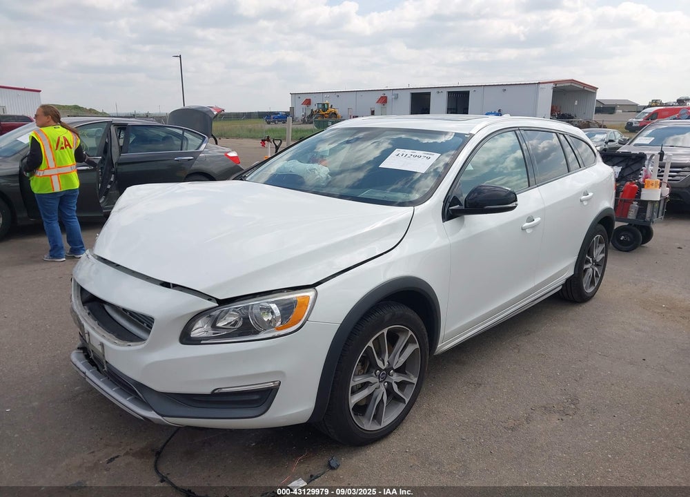 2016 VOLVO V60 CROSS COUNTRY VIN: YV4612HK2G1008157