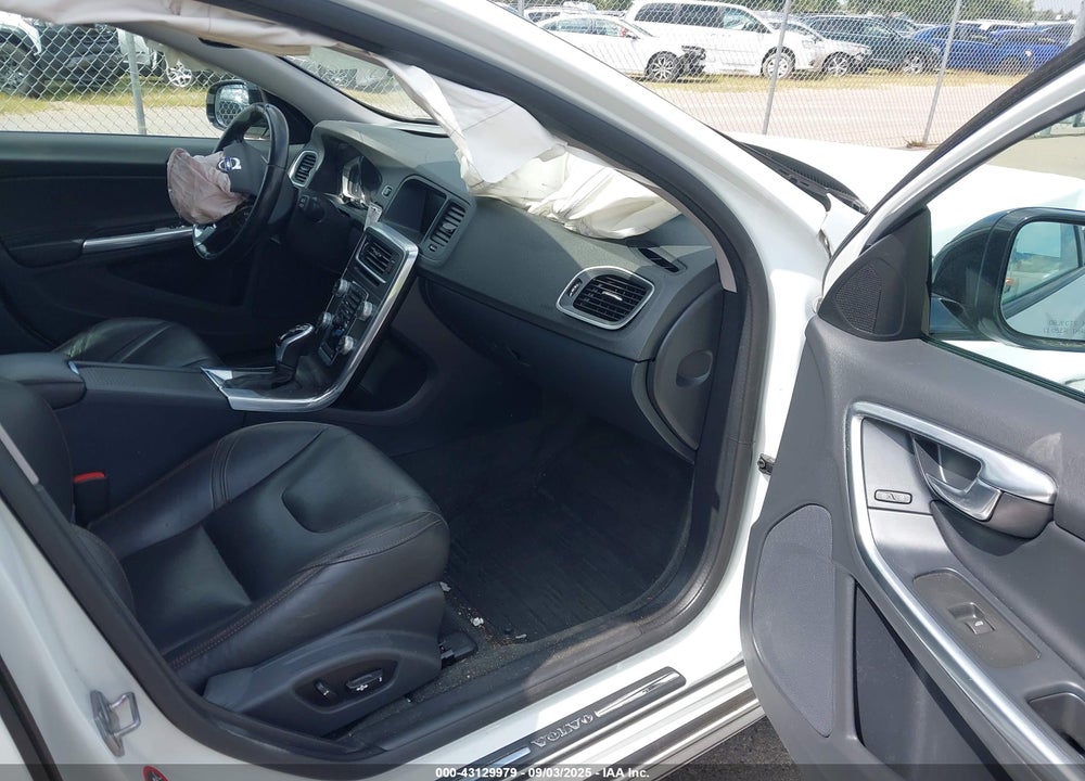 2016 VOLVO V60 CROSS COUNTRY VIN: YV4612HK2G1008157