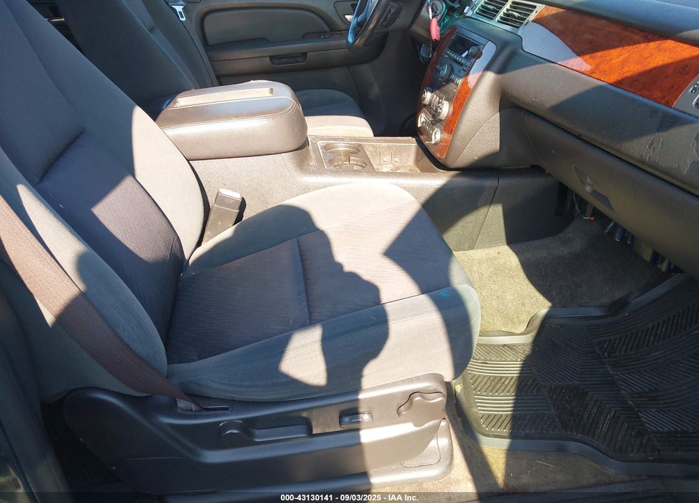 2009 CHEVROLET SUBURBAN 1500 VIN: 1GNFC26039R209916