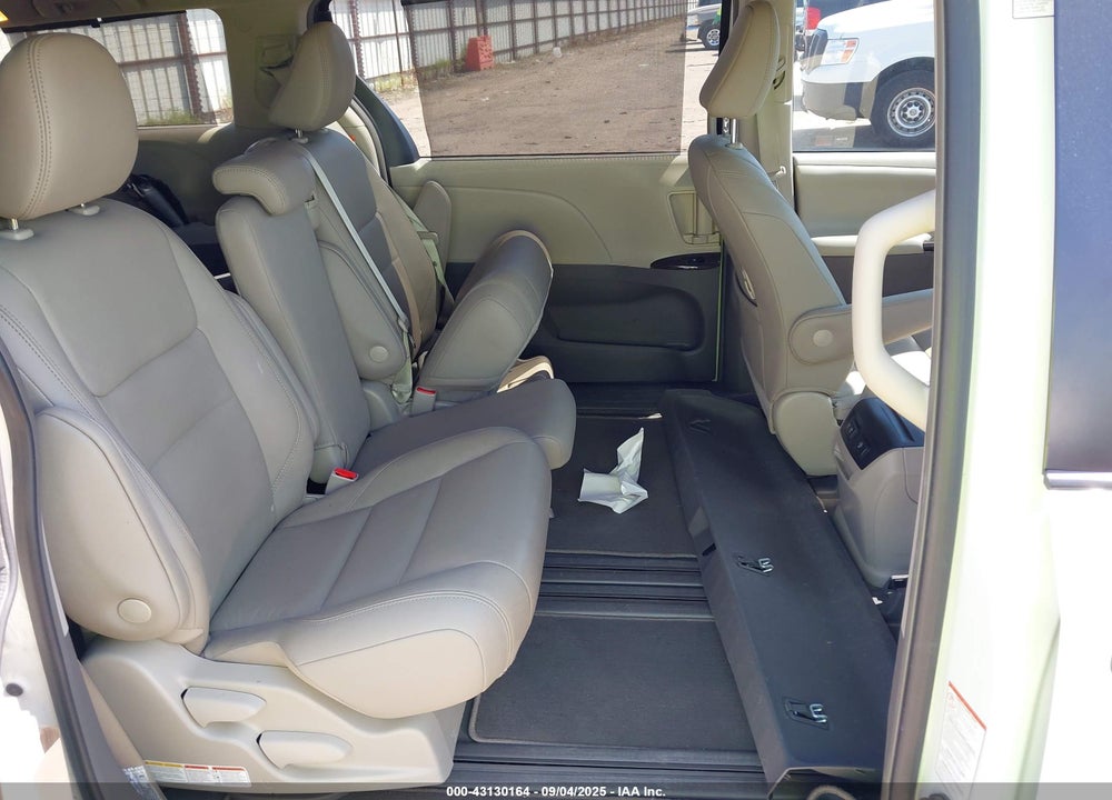 2019 TOYOTA SIENNA XLE 8 PASSENGER VIN: 5TDYZ3DC4KS008620