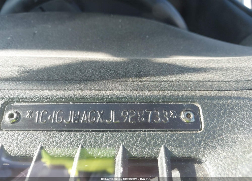 2018 JEEP WRANGLER / VIN: 1C4GJWAGXJL928733