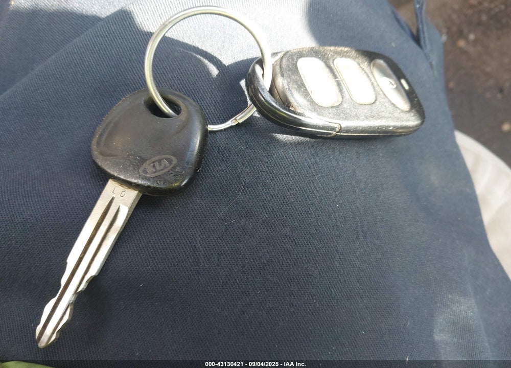 2007 KIA SPECTRA EX VIN: KNAFE121375473375