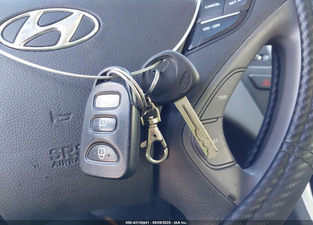 2013 HYUNDAI SONATA VIN: 5NPEB4AC6DH657510