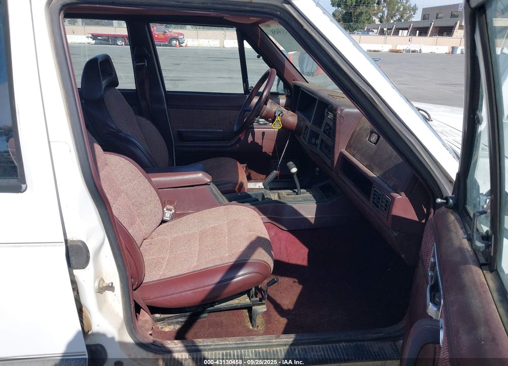 1989 JEEP CHEROKEE LAREDO VIN: 1J4FJ58L1KL641947