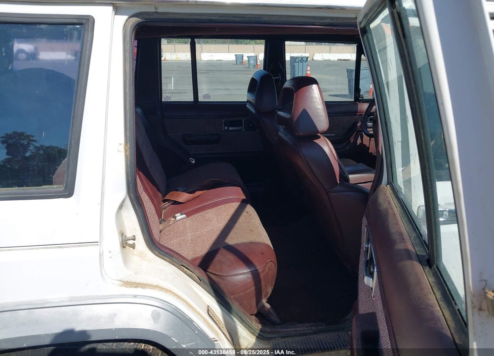 1989 JEEP CHEROKEE LAREDO VIN: 1J4FJ58L1KL641947