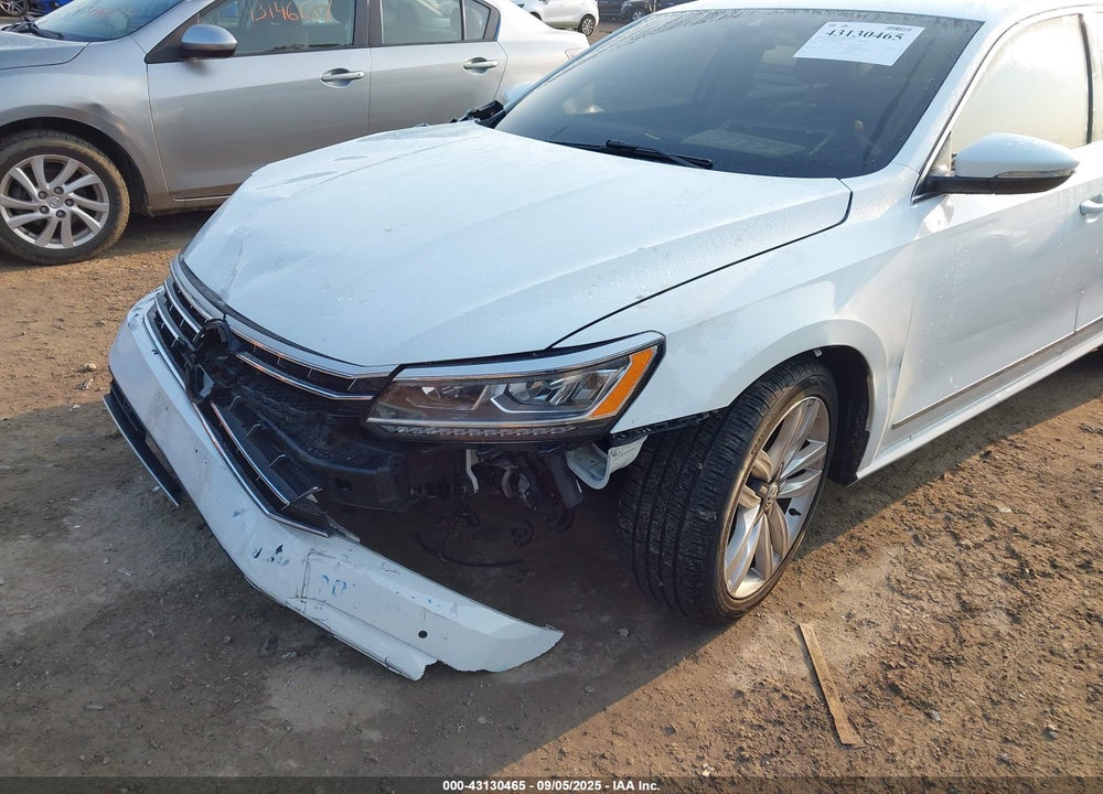 2017 VOLKSWAGEN PASSAT VIN: 1VWCT7A33HC075952