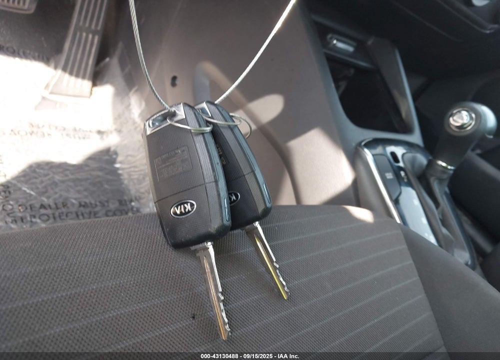 2017 KIA FORTE LX VIN: 3KPFL4A72HE130904