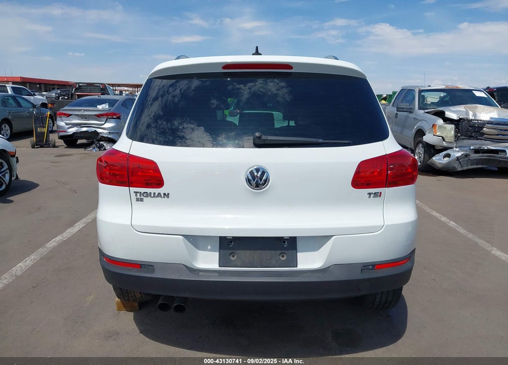 2016 VOLKSWAGEN TIGUAN VIN: WVGAV7AX3GW523560