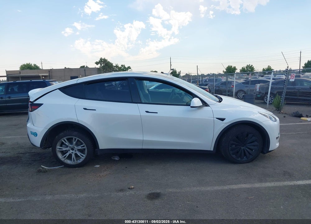 2021 TESLA MODEL Y VIN: 5YJYGDEE2MF199585