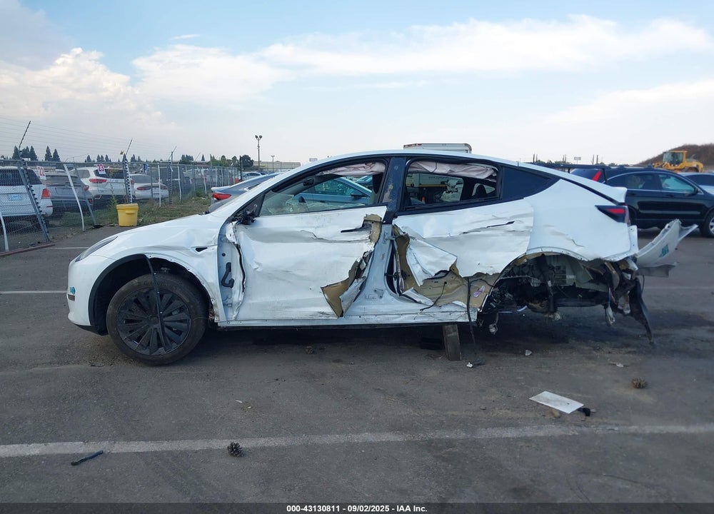 2021 TESLA MODEL Y VIN: 5YJYGDEE2MF199585