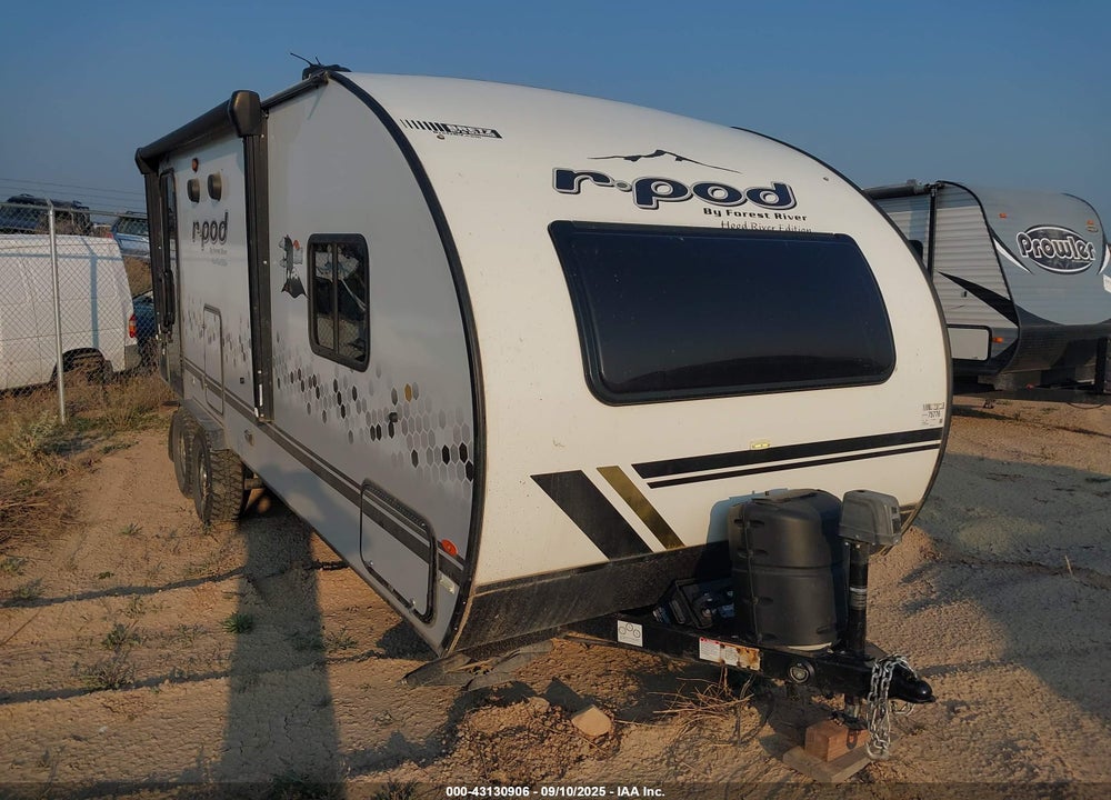 2022 R-POD TRAVEL TRAILER SERIE VIN: 5ZT2RPJB9NV022255