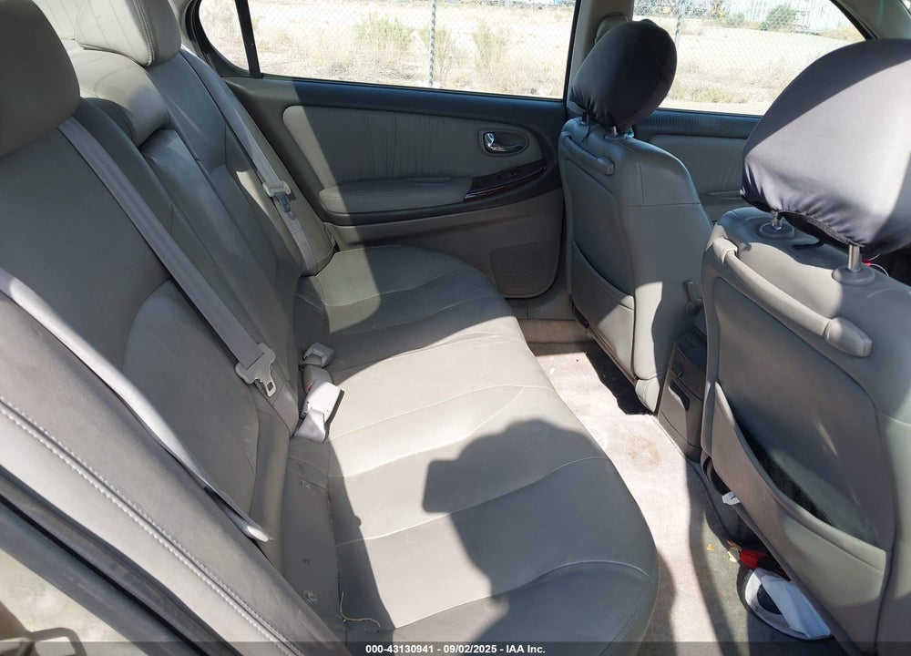 2001 INFINITI I30 LUXURY VIN: JNKCA31A81T010941