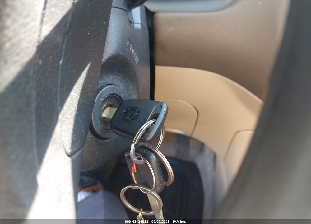 2003 HONDA CIVIC LX VIN: 2HGES16513H621323