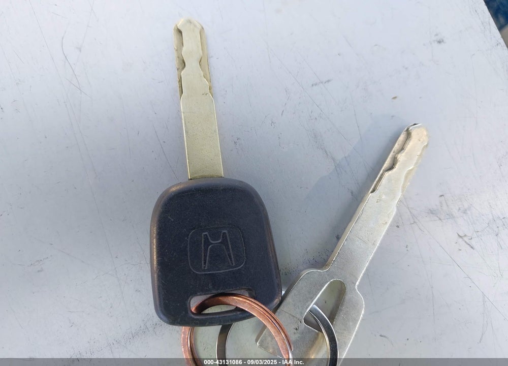 2003 HONDA CIVIC LX VIN: 2HGES16513H615134