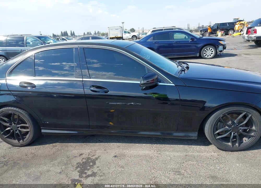 2012 MERCEDES-BENZ C CLASS VIN: WDDGF8BB4CR231550
