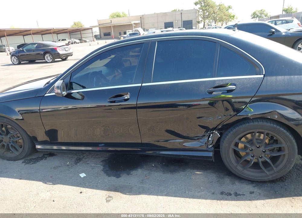 2012 MERCEDES-BENZ C CLASS VIN: WDDGF8BB4CR231550