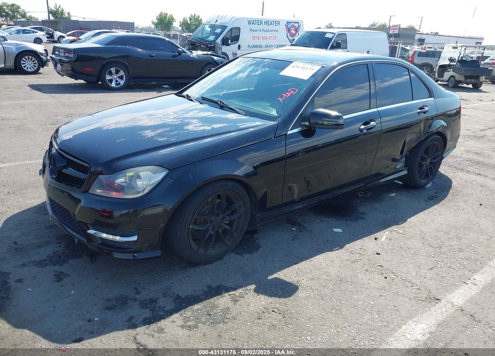 2012 MERCEDES-BENZ C CLASS VIN: WDDGF8BB4CR231550