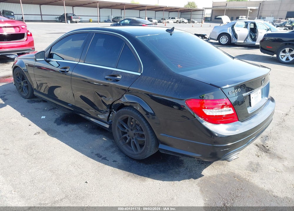 2012 MERCEDES-BENZ C CLASS VIN: WDDGF8BB4CR231550