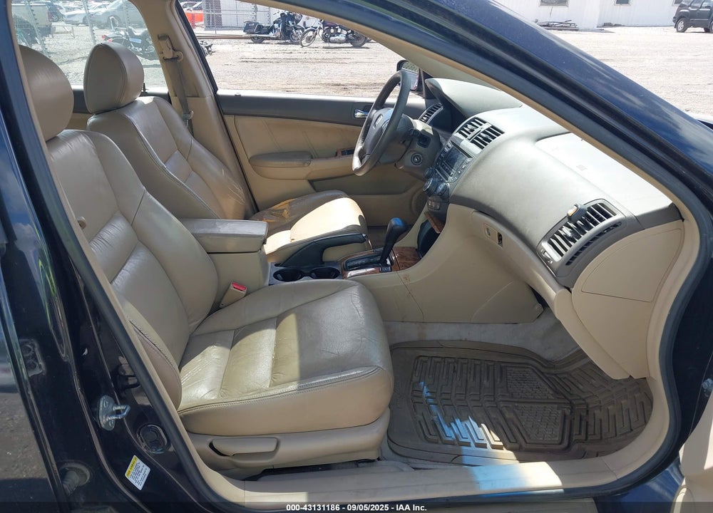 2005 HONDA ACCORD 2.4 EX VIN: 1HGCM56895A073902