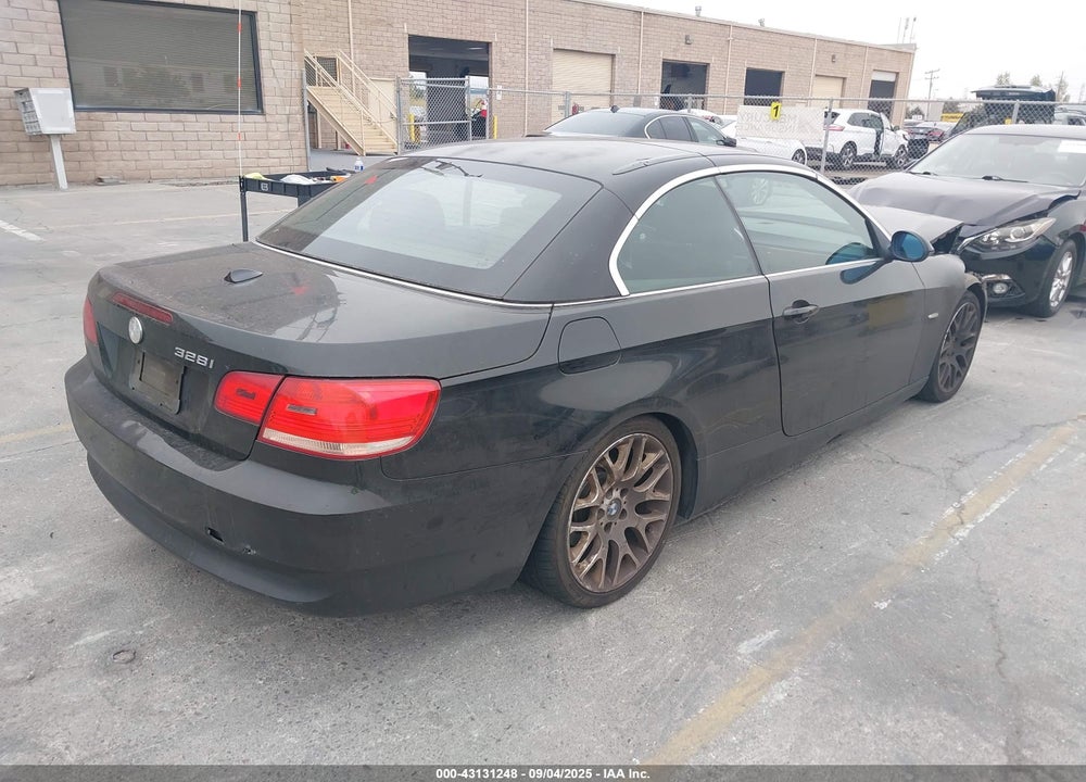 2007 BMW 3 SERIES VIN: WBAWR33557PX78866