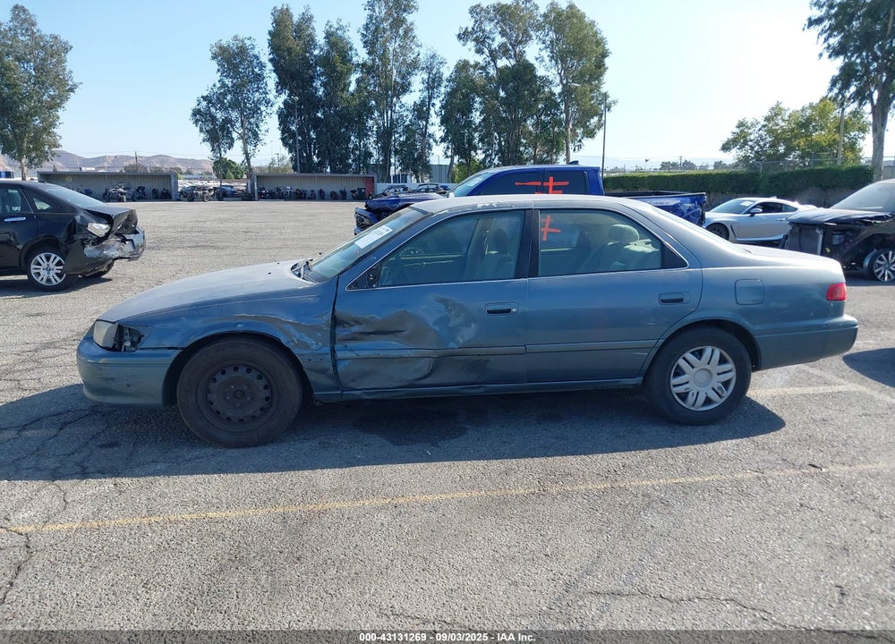 2000 TOYOTA CAMRY LE VIN: JT2BG22K8Y0531501