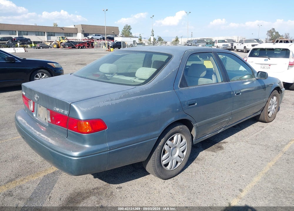 2000 TOYOTA CAMRY LE VIN: JT2BG22K8Y0531501